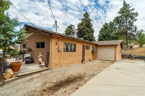 42766 Ranch Club Rd, Lake Hughes, CA 93532
