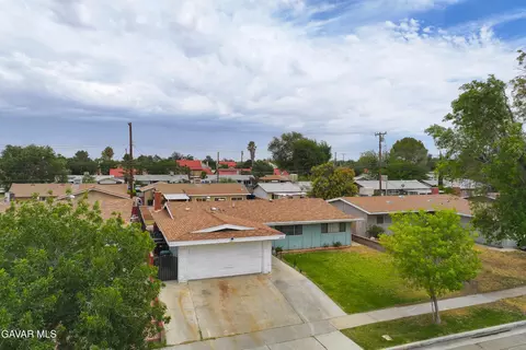 View/Area - 45228 Lorimer Ave, Lancaster, CA 93534 photo 2 of 4