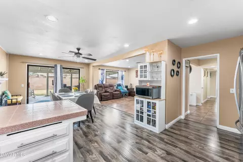 Entry Way - 45228 Lorimer Ave, Lancaster, CA 93534 photo 3 of 3