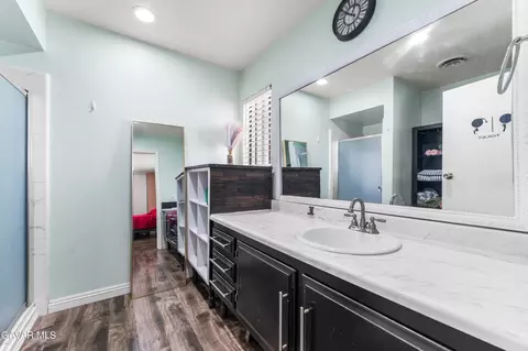 Bath - 45228 Lorimer Ave, Lancaster, CA 93534 photo 2 of 3