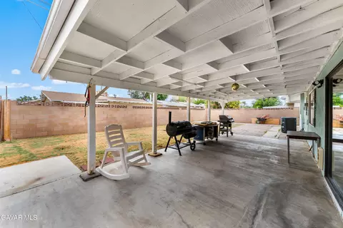 Exterior - 45228 Lorimer Ave, Lancaster, CA 93534 photo 5 of 11