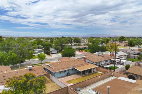 View/Area - 45228 Lorimer Ave, Lancaster, CA 93534 photo 3 of 4