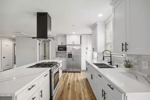 Kitchen - 38808 Juniper Tree Rd, Palmdale, CA 93551 photo 4 of 4