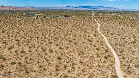 17 Desarae St, Mojave, CA 93501 photo 11
