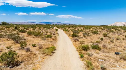 17 Desarae St, Mojave, CA 93501 photo 12