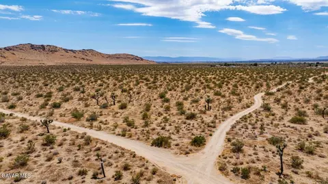 17 Desarae St, Mojave, CA 93501 photo 14