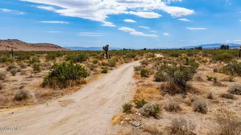17 Desarae St, Mojave, CA 93501 photo 20