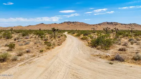 17 Desarae St, Mojave, CA 93501 photo 13