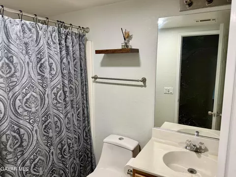 Bath - 3622 E Avenue H9, Lancaster, CA 93535 photo 1 of 3