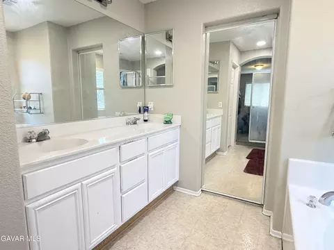 Bath - 3622 E Avenue H9, Lancaster, CA 93535 photo 1 of 2