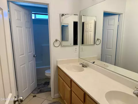 Bath - 3622 E Avenue H9, Lancaster, CA 93535 photo 3 of 3