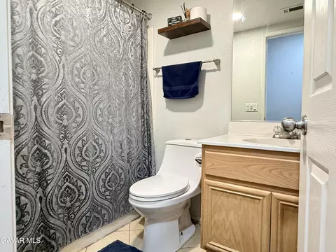Bath - 3622 E Avenue H9, Lancaster, CA 93535 photo 2 of 2