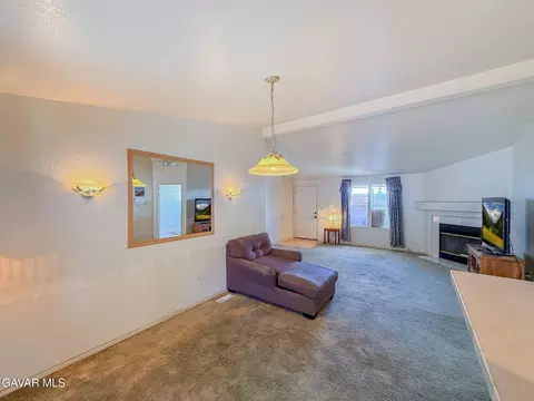 Living - 45465 E 25th #SPC 214, Lancaster, CA 93535 photo 9 of 10