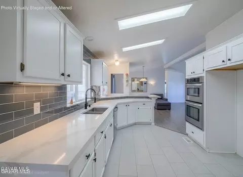 Kitchen - 45465 E 25th #SPC 214, Lancaster, CA 93535 photo 2 of 5