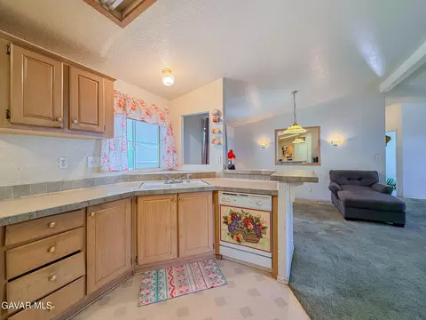 Kitchen - 45465 E 25th #SPC 214, Lancaster, CA 93535 photo 5 of 5