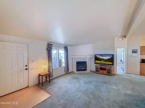 Living - 45465 E 25th #SPC 214, Lancaster, CA 93535 photo 2 of 10
