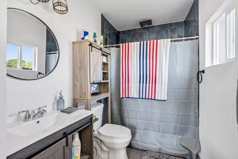 Bath - 32854 Crown Valley Rd, Acton, CA 93510 photo 4 of 4