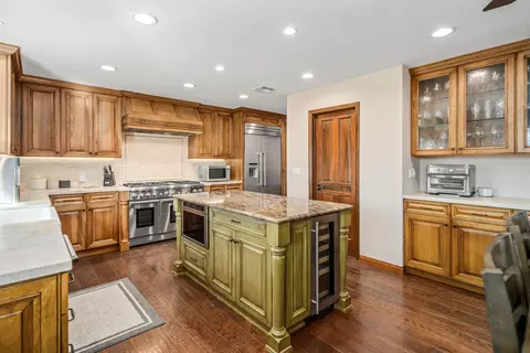 Kitchen - 32854 Crown Valley Rd, Acton, CA 93510 photo 3 of 9