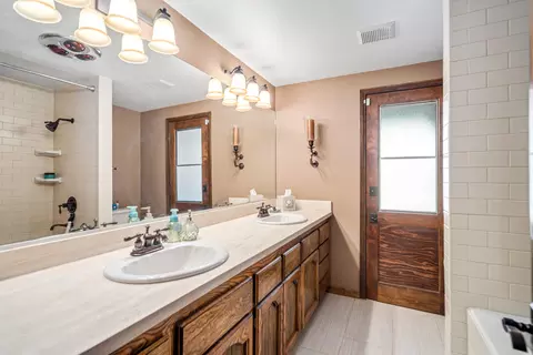 Bath - 32854 Crown Valley Rd, Acton, CA 93510 photo 2 of 4