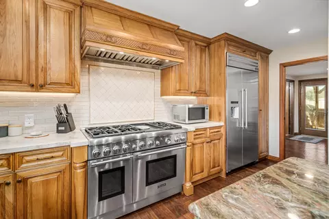 Kitchen - 32854 Crown Valley Rd, Acton, CA 93510 photo 4 of 9