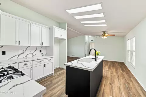 Kitchen - 48303 W 20 Th St #SPC 85, Lancaster, CA 93534 photo 5 of 5
