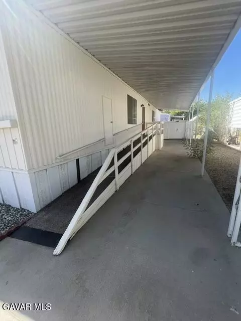 Exterior - 2550 E Avenue I #37, Lancaster, CA 93535 photo 2 of 6