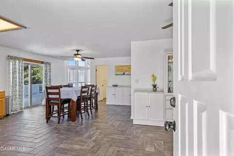 Entry Way - 17075 Matterhorn Dr, Tehachapi, CA 93561 photo 1 of 5