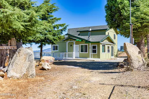 17075 Matterhorn Dr, Tehachapi, CA 93561
