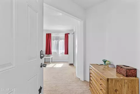 Entry Way - 17075 Matterhorn Dr, Tehachapi, CA 93561 photo 2 of 5