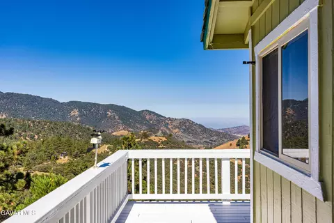 Exterior - 17075 Matterhorn Dr, Tehachapi, CA 93561 photo 5 of 11