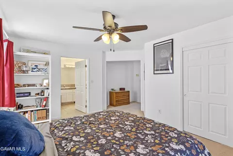 Bedroom - 17075 Matterhorn Dr, Tehachapi, CA 93561 photo 1 of 3