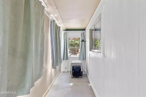 Entry Way - 17075 Matterhorn Dr, Tehachapi, CA 93561 photo 5 of 5