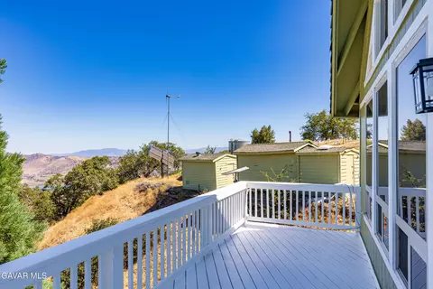 Exterior - 17075 Matterhorn Dr, Tehachapi, CA 93561 photo 7 of 11