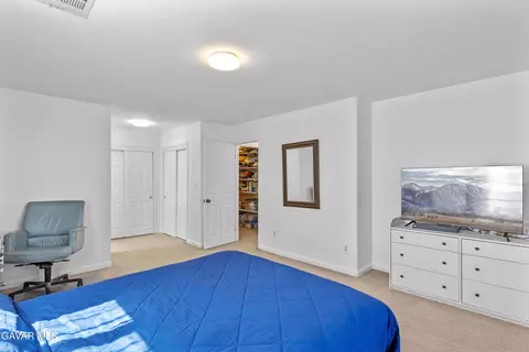 Bedroom - 17075 Matterhorn Dr, Tehachapi, CA 93561 photo 3 of 3