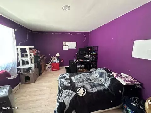 Bedroom - 22107 Barbacoa Dr, Saugus, CA 91350 photo 1 of 7