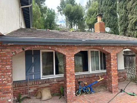 Exterior - 22107 Barbacoa Dr, Saugus, CA 91350 photo 1 of 4