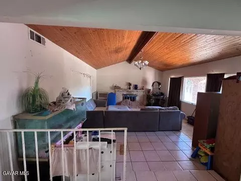 Living - 22107 Barbacoa Dr, Saugus, CA 91350 photo 2 of 3