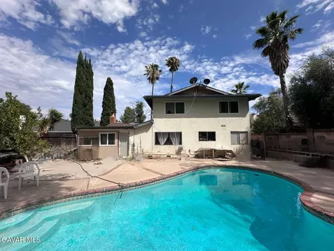 Exterior - 22107 Barbacoa Dr, Saugus, CA 91350 photo 4 of 4