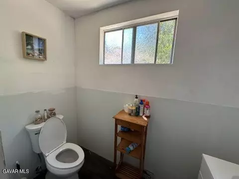 Bath - 22107 Barbacoa Dr, Saugus, CA 91350 photo 1 of 5