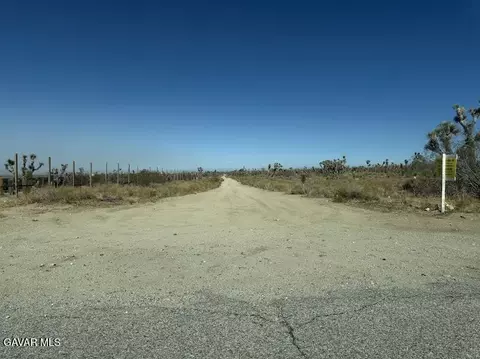 220 E Avenue X, Llano, CA 93544 photo 32