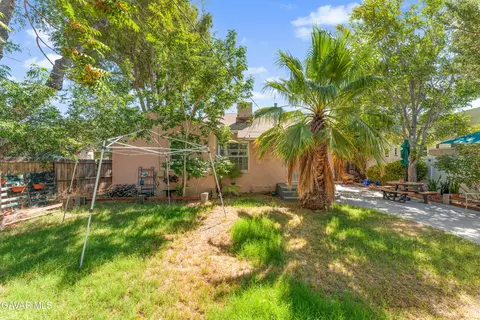 Exterior - 44709 Fig Ave, Lancaster, CA 93534 photo 11 of 16