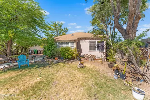 Exterior - 44709 Fig Ave, Lancaster, CA 93534 photo 2 of 16