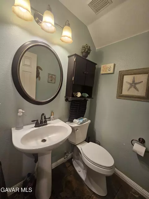 Bath - 1054 E Avenue K-11, Lancaster, CA 93535 photo 1 of 5