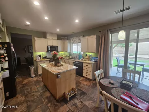 Kitchen - 1054 E Avenue K-11, Lancaster, CA 93535 photo 4 of 5