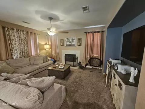 Living - 1054 E Avenue K-11, Lancaster, CA 93535 photo 2 of 4