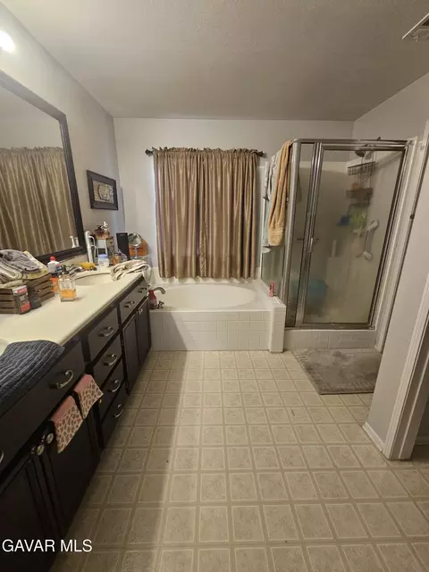 Bath - 1054 E Avenue K-11, Lancaster, CA 93535 photo 2 of 5