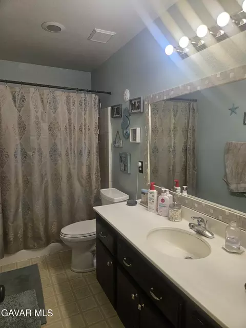 Bath - 1054 E Avenue K-11, Lancaster, CA 93535 photo 5 of 5