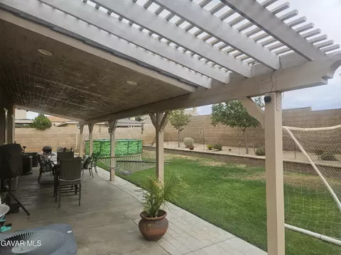 Exterior - 1054 E Avenue K-11, Lancaster, CA 93535 photo 5 of 12