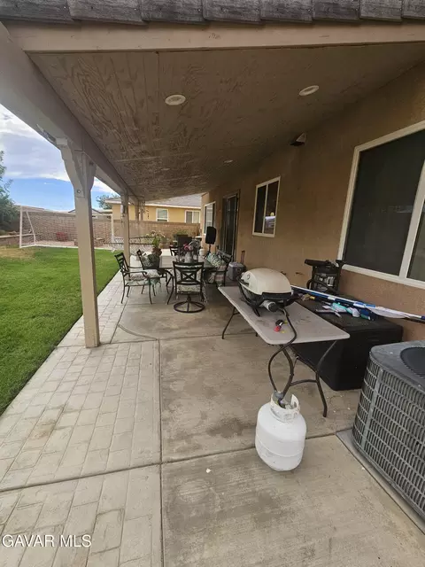 Exterior - 1054 E Avenue K-11, Lancaster, CA 93535 photo 11 of 12