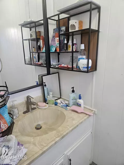 Bath - 45415 E 28th St #66, Lancaster, CA 93535 photo 3 of 3
